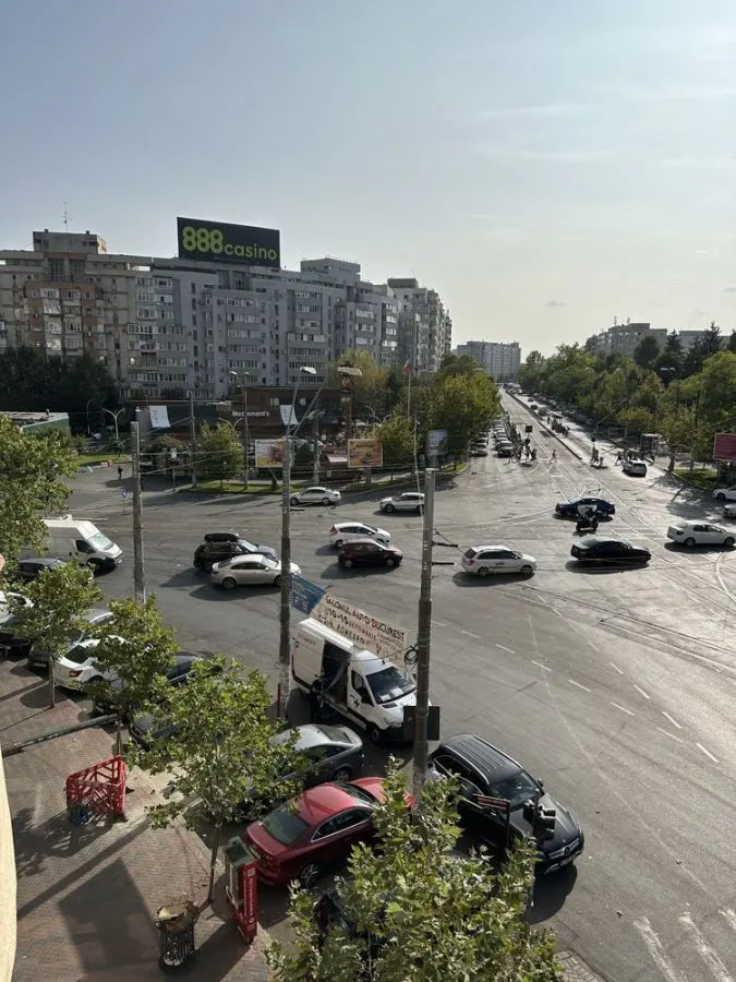 Apartament 4 camere București - poza 1