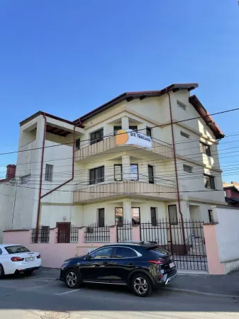 Casă 8 camere București - poza 1