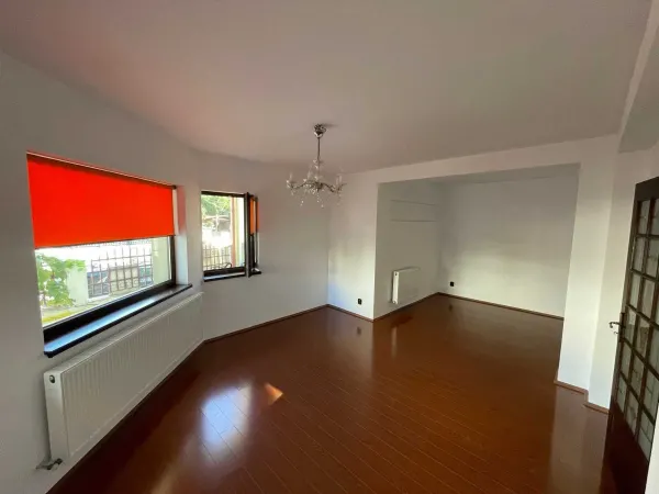 Casă 8 camere București - poza 2