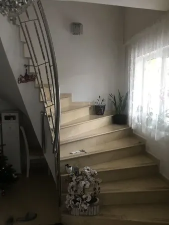 Casă 4 camere București - poza 2