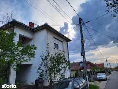 Ag EUROPA vinde casa cu etaj cu teren aferent de 10 ari în Lazuri. - Lazuri