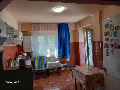 Ag EUROPA vinde ap. 2 cam RENOVAT in 65mp Carpați 2 Etaj 4. - Satu Mare
