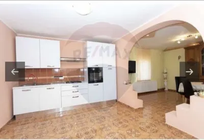 Casa/Vila 4 camere de vanzare - Mediesu Aurit