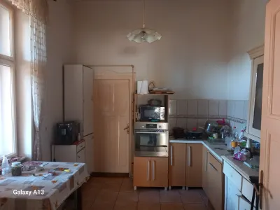 Ag BRASADAS vinde casa 4 camere cu teren 8 ari in zona CENTRALA. - Satu Mare