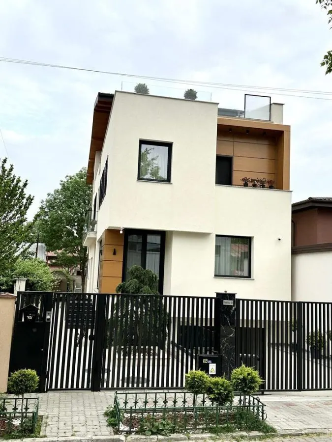 Casă 4 camere București - poza 1