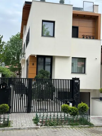 Casă 4 camere București - poza 2