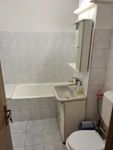 Inel 2- scoala 39-Apartament cu 3 camere - Constanta