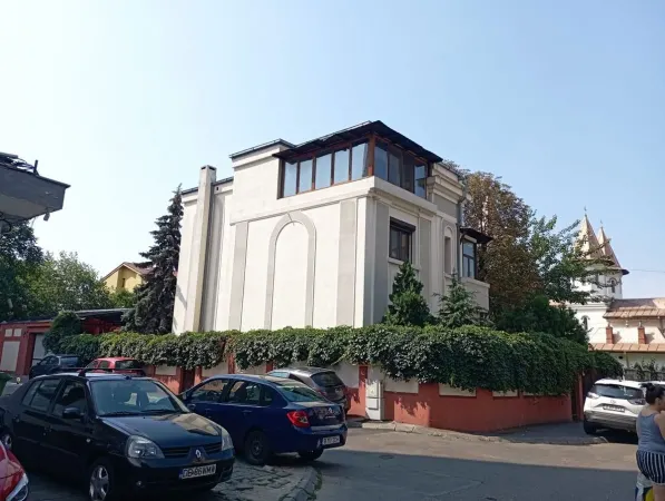 Casă 8 camere București - poza 1