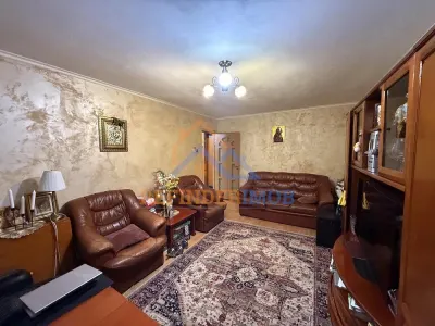Vanzare Apartament 3 camere etaj 2 din 4 cu 2 bai, Rahova - Dunavat - Bucuresti
