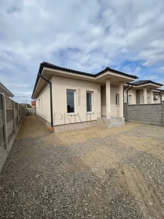 Casă 3 camere Moșnița Nouă - poza 2