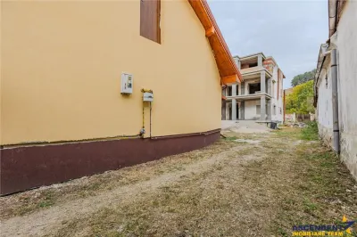 Casă 12 camere Sânpetru - poza 2