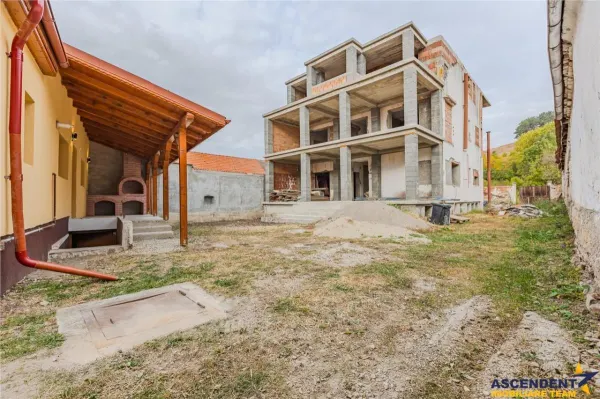 Casă 12 camere Sânpetru - poza 3