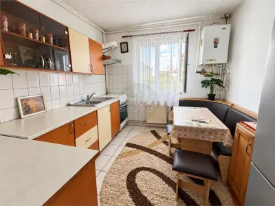 Garsoniera decomandata etaj 2 zona Vasile Aaron - Sibiu