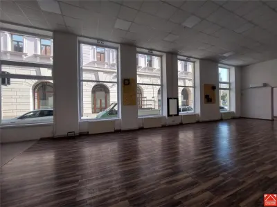 Spatiu comercial ultracentral - Arad