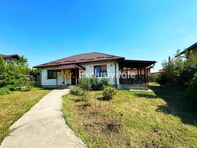 Inchiriere Casa 3 camere + curte generoasa 500 mp - Mosoaia