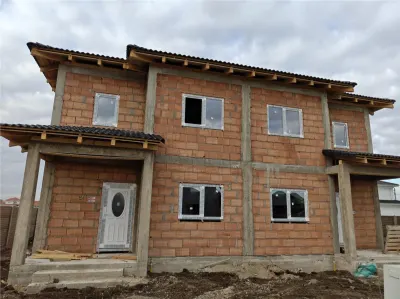 DUPLEX LANGA ASFALT - 3 BAI - CURENT TRIFAZAT - Mosnita Veche