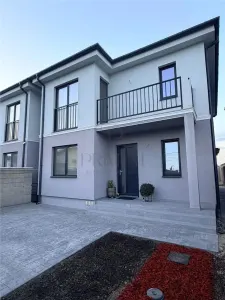 DUPLEX MOBILAT SI UTILAT - ZONA BUNA - SEPARAT PRIN CAMERA TEHNICA - Mosnita Veche