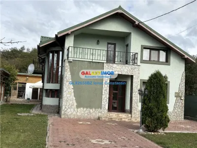 Casă 6 camere Tisau - poza 1