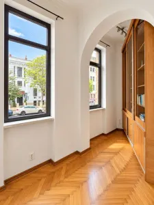 Apartament 3 camere cu arhitectura clasica, tavane inalte si acces direct in curte - Strada C.A. Rosetti, Bucuresti - Bucuresti