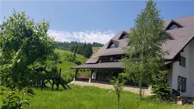 Investitie | Pensiune de Vânzare în Bucovina | 25 de Camere | Teren 4.000 mp | 950.000 € | Comision 0% - Prisaca Dornei