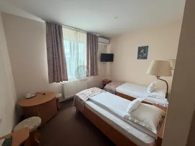 Hotel/Pensiune Marghita - poza 12
