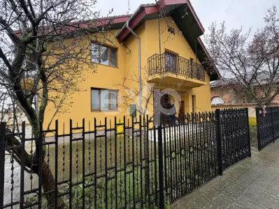 Casă 6 camere Bradu - poza 1