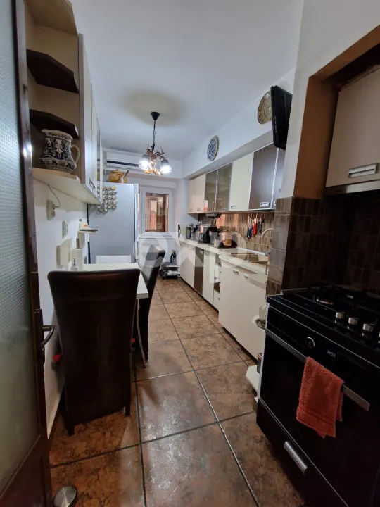 Apartament 3 camere Târgoviște - poza 1