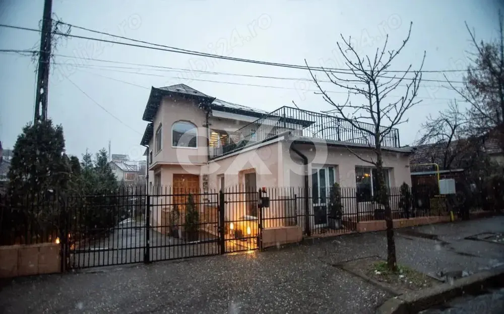 Apartament 3 camere Pitești - poza 1