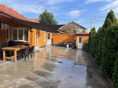 Casa individuala renovata în 2023 - intrare auto - 2 dormitoare - aproape de Cetatea Oradea - Oradea