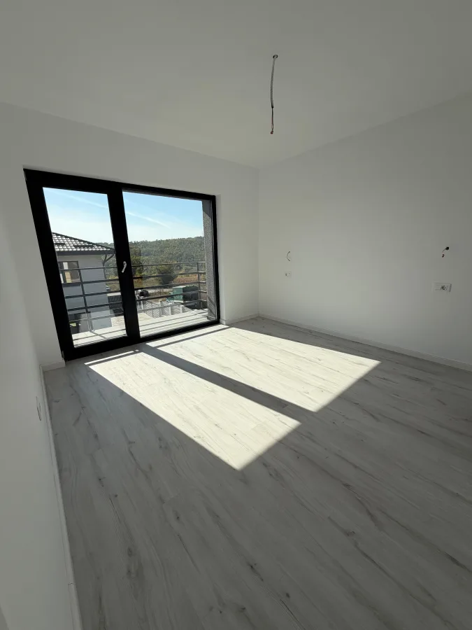 Casă 5 camere Miroslava - poza 11