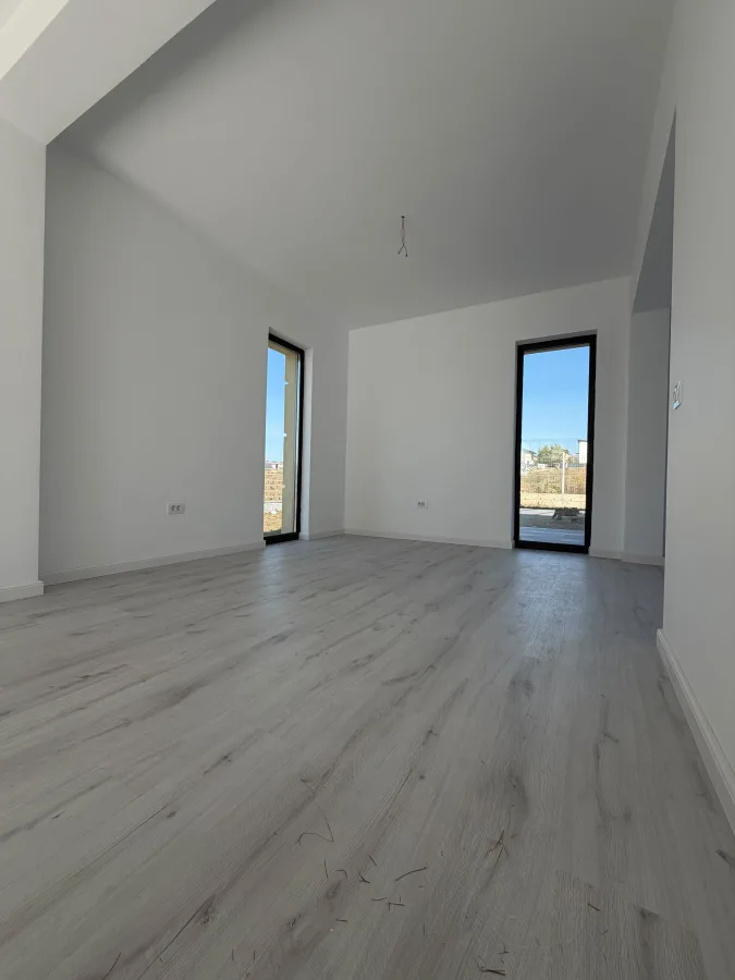Casă 5 camere Miroslava - poza 6