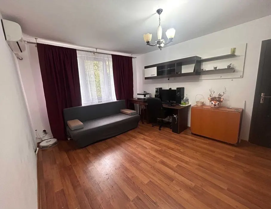 Apartament 3 camere Bacău - poza 1