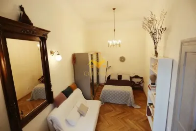 1 camera, UltraCentral, Piața Mihai Viteazu, UMF, UBB, UTCN - Cluj-Napoca