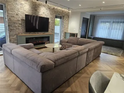 Casa de vanzare (parte de duplex), zona Salciei - Baia Mare
