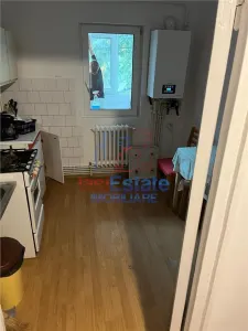 Apartament cu 3 camere zona Pacurari etajul 1 - Iasi