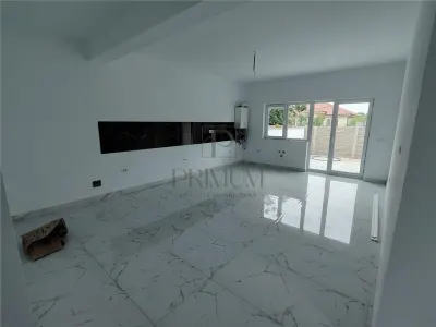 Casă 3 camere Moșnița Nouă - poza 2
