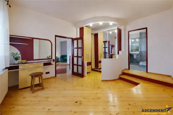 Casă 8 camere Brașov - poza 3