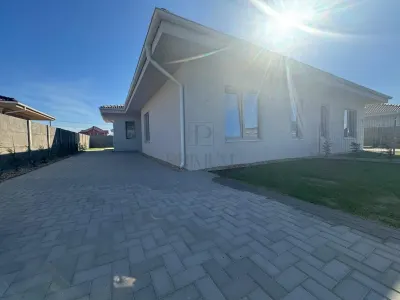 Casă 3 camere Moșnița Nouă - poza 17