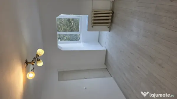 Garsoniera de vanzare, etaj 2, balcon, termopan – B-dul Dambovita - Timisoara