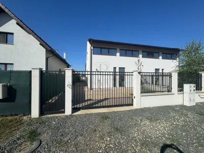 DUPLEX GENEROS - ZONA FOARTE BUNA - 5 CAMERE - Mosnita Noua