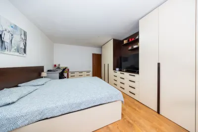 Apartament 2 camere Astra decomandat, confort 1, etaj 3/4, renovat,121900 Euro - Brasov