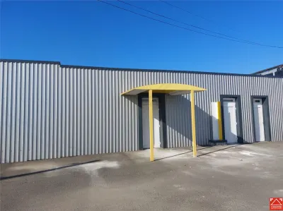 Spatiu renovat, pentru birou, langa aeroport - Arad