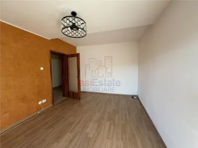 Apartament de 2 camere, decomandat, Poitiers - Iasi