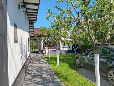 Prima Inchiriere  CASA PARTER 108mp TEREN 546mp la 500m de sos Nicolina - Valea Adanca