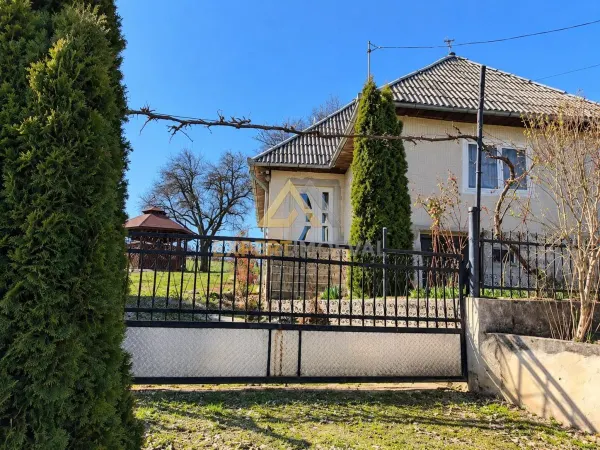 Casă 3 camere Odesti - poza 1