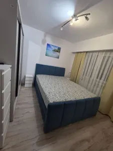 Inchiriez apartament cu 3 camere in zona Soarelui - Timisoara