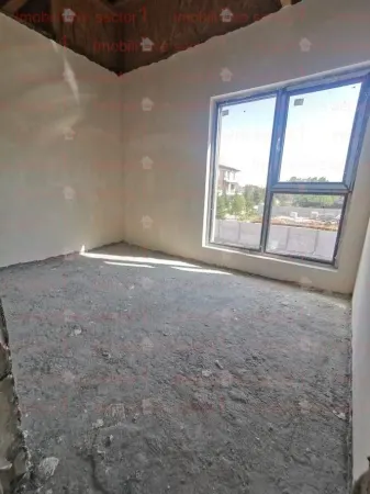 Casă 4 camere Ostratu - poza 1