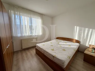 Apartament decomandat / etaj intermediar / Zona Florilor - Floresti
