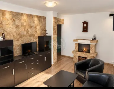 Apartament cu 3 camere si 2 bai in zona Centrala - Sibiu