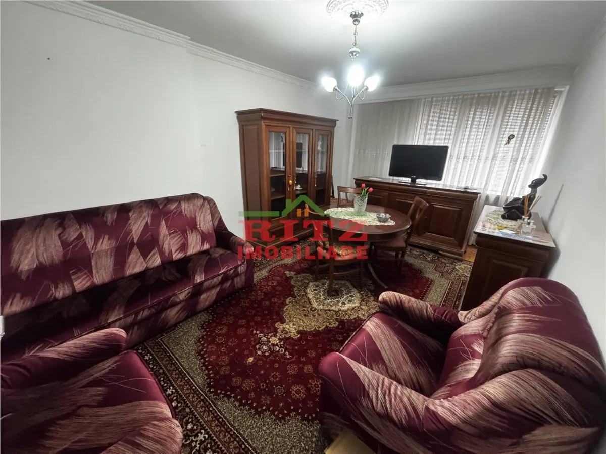 Apartament 4 camere Slatina - poza 1